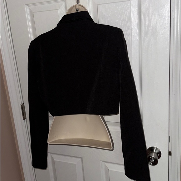 Black Cropped Blazer - Picture 2 of 3